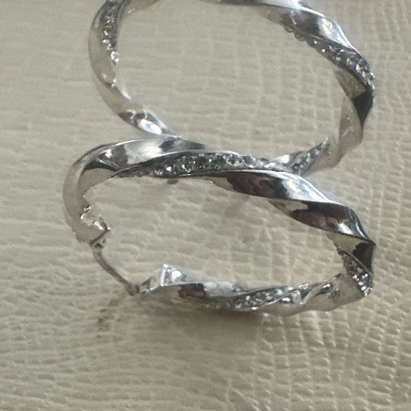 🔥.925 Tested Sterling Silver Crystal Jordan Mom Twisted Cable Hoop Earrings🔥 - Picture 3 of 10